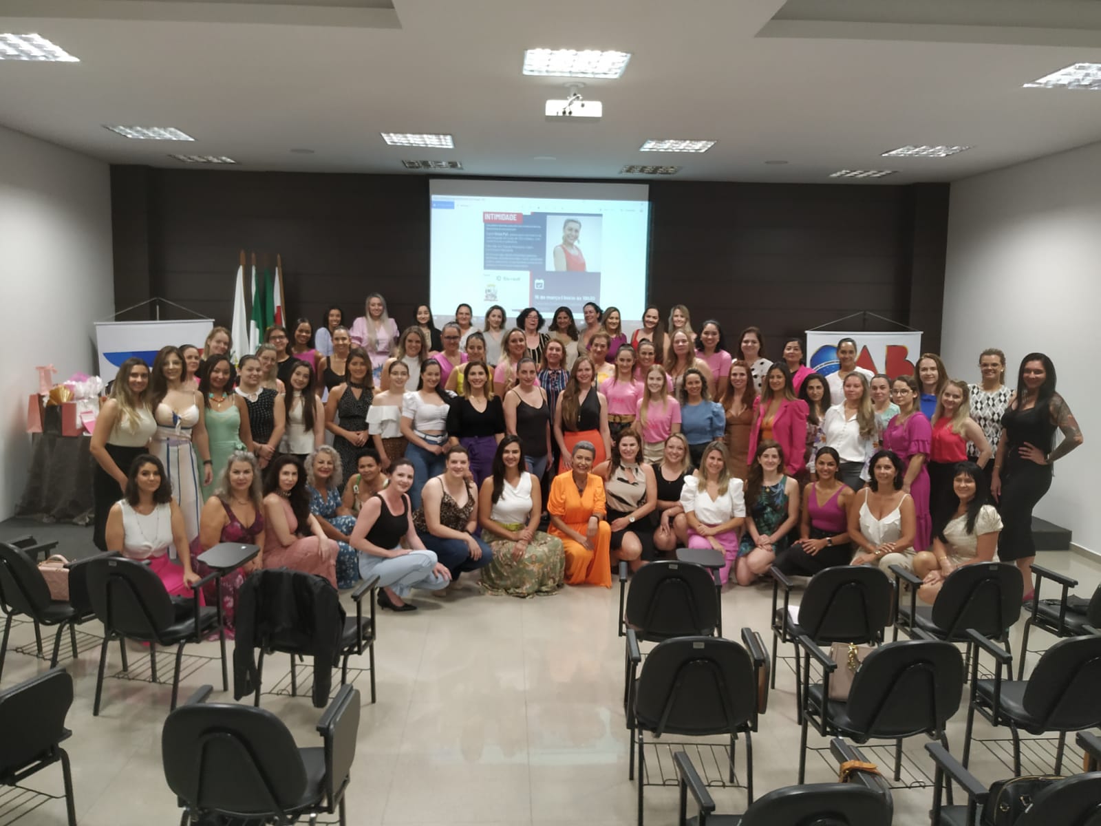 Palestra sobre empoderamento e autoestima reúne advogadas